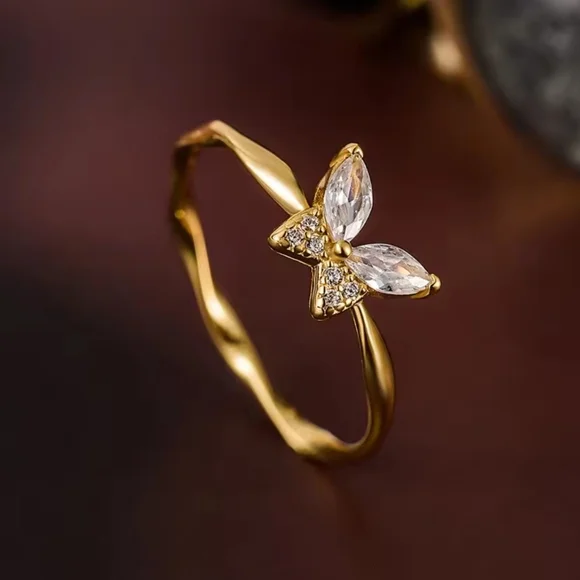 Gold Butterfly Ring ✨ Adjustable Crystal Design - Picture 2 of 4
